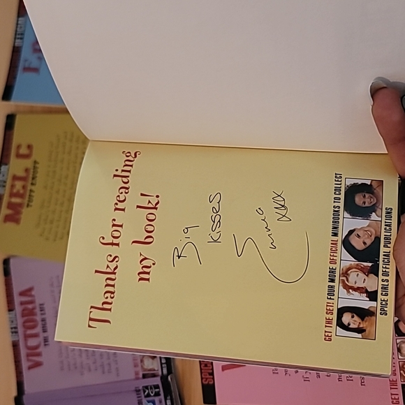 Official Spice Girls Mini Books 1997 Set of 5  Metallic Covers Only - Picture 4 of 6